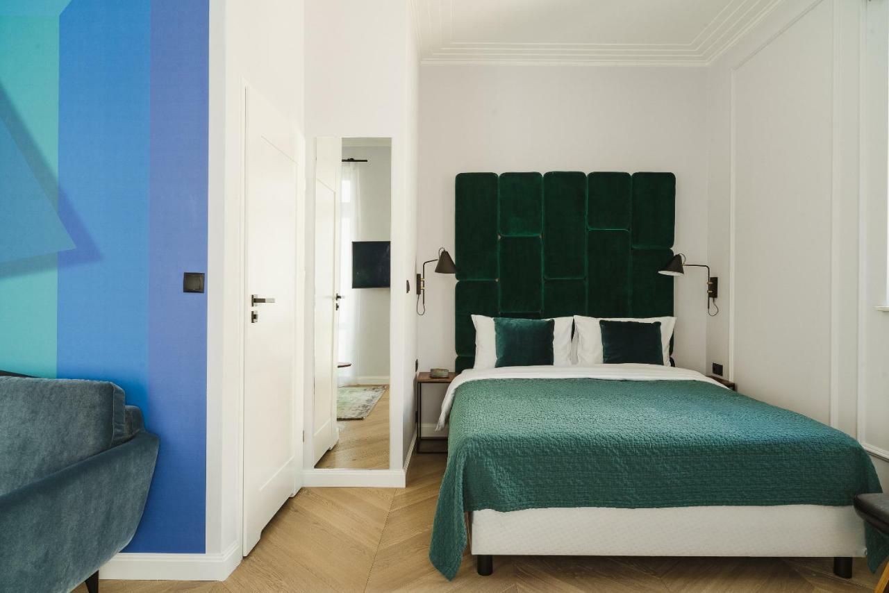 No.4 Aparthotel 3*